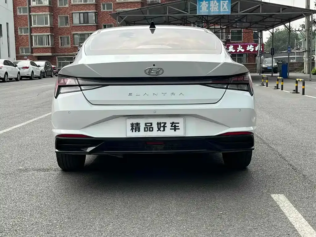 Hyundai Elantra — фото 6