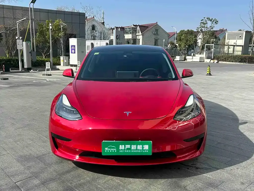 Tesla Model 3 — фото 3