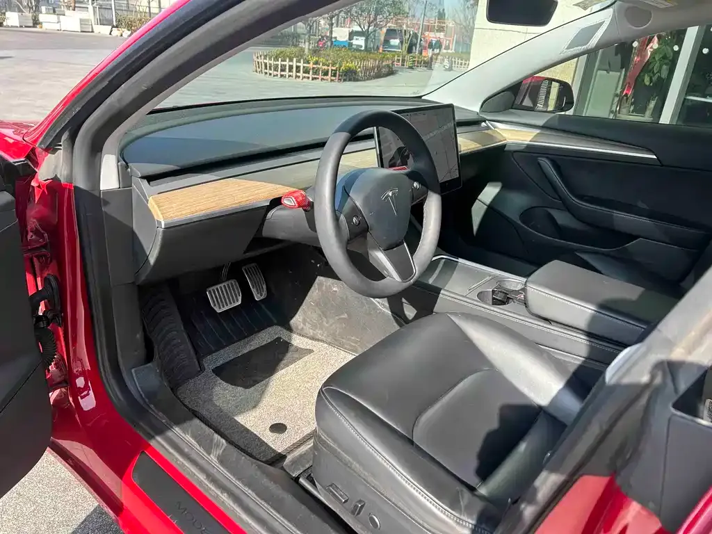 Tesla Model 3 — фото 6