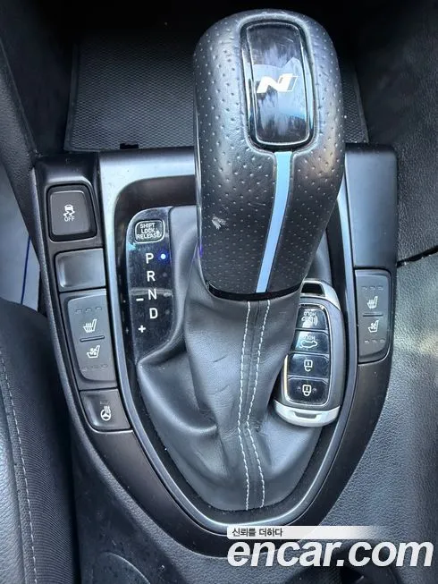 Hyundai Veloster — фото 2