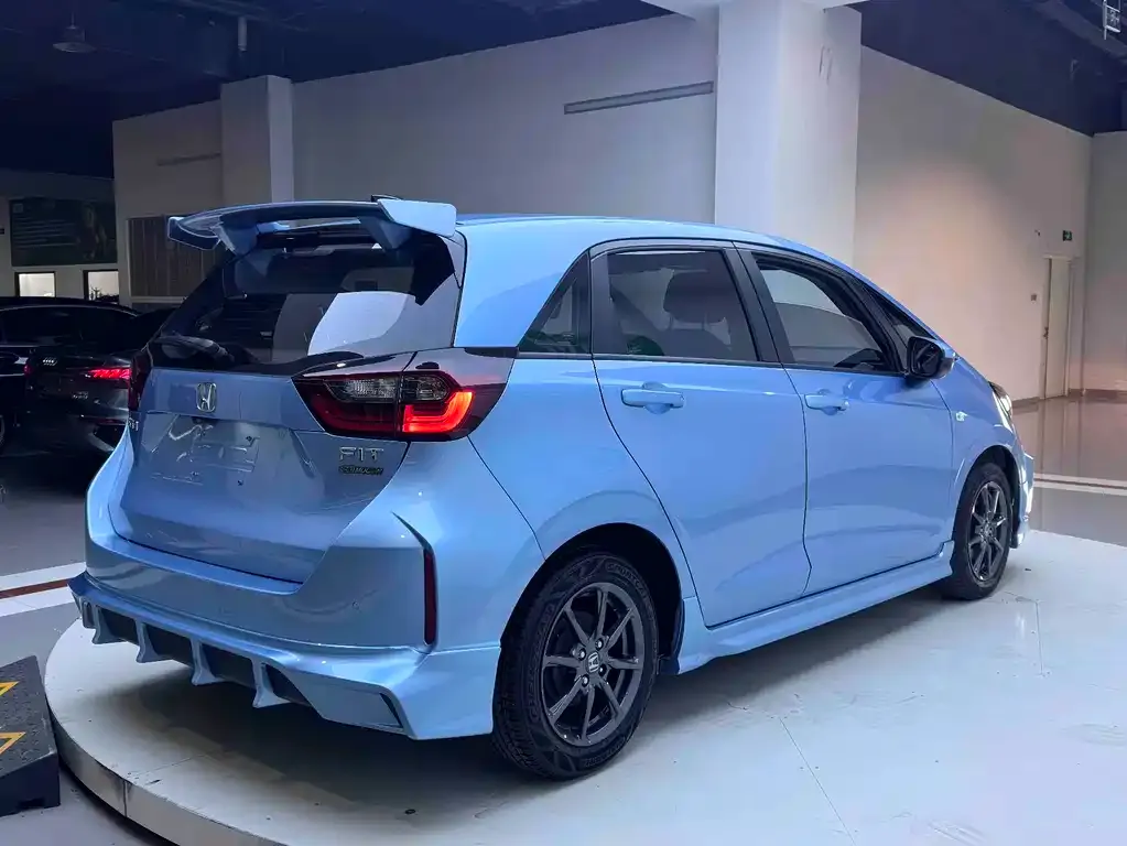 Honda Fit — фото 8