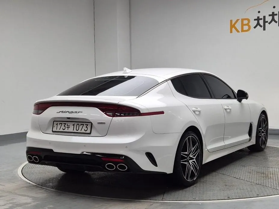 Kia Stinger — фото 10
