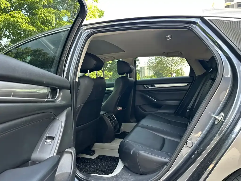 Honda Accord — фото 2