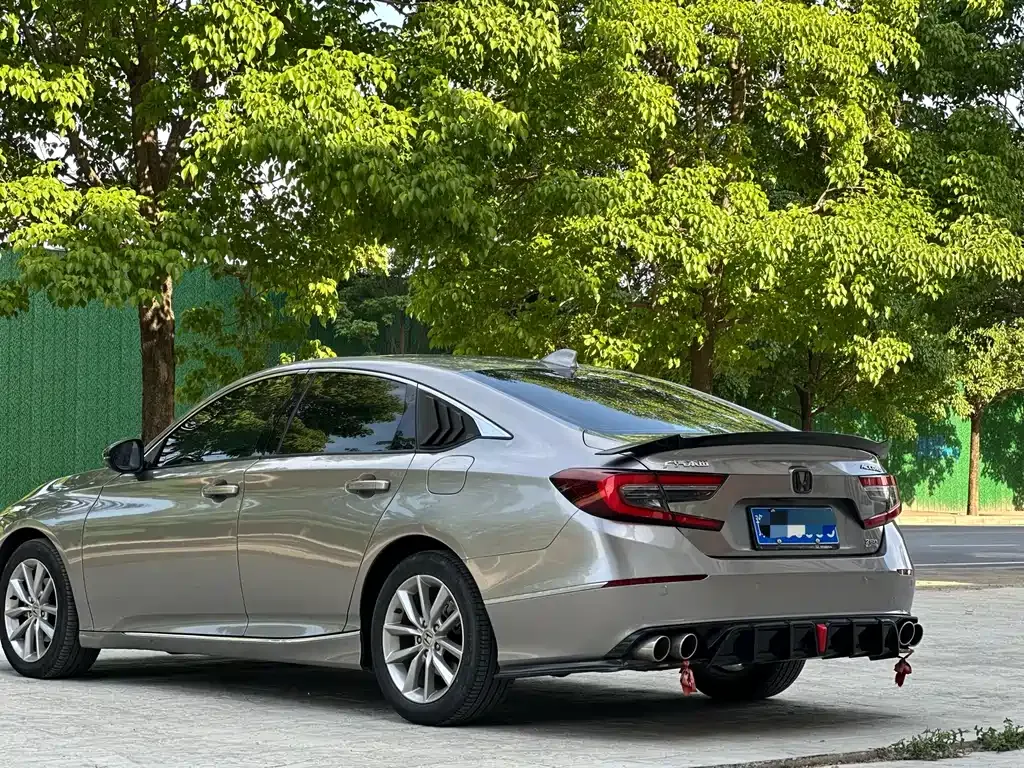 Honda Accord — фото 9