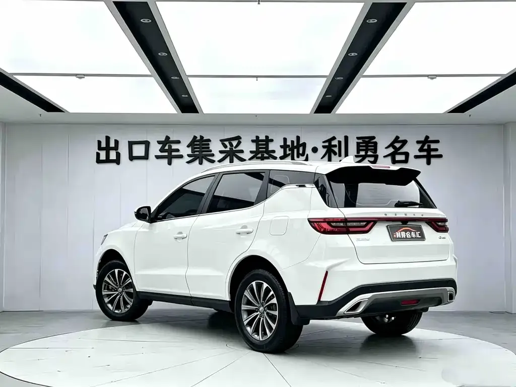 Geely Vision X6 — фото 8