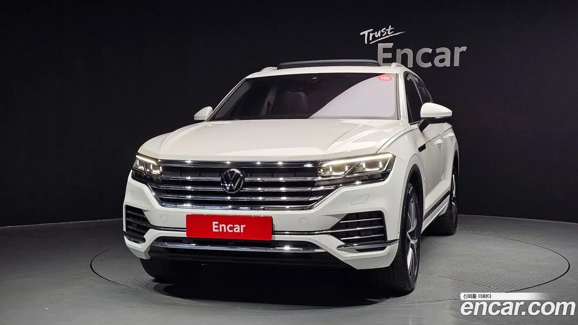 Volkswagen Touareg — фото 10