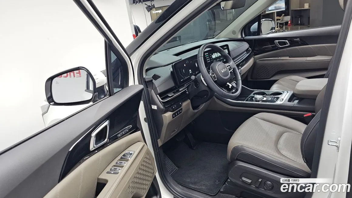 Kia Carnival — фото 10