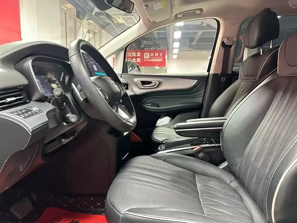 Roewe iMAX8 — фото 9