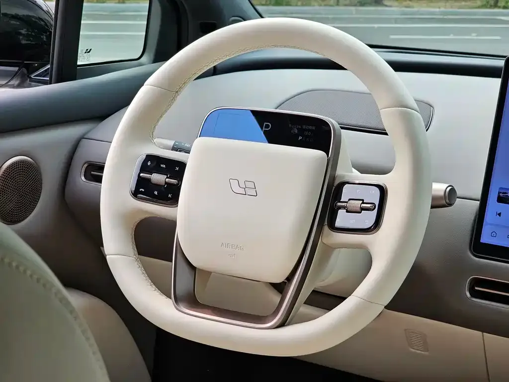 Li Auto i6 — фото 3