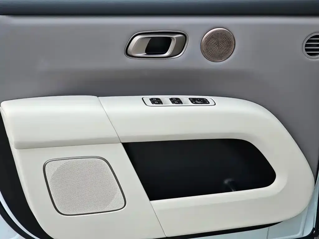 Li Auto i6 — фото 2