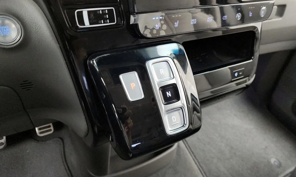 Hyundai Staria — фото 4