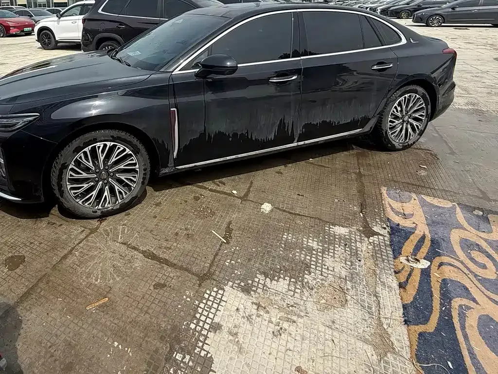 Hongqi H5 — фото 10