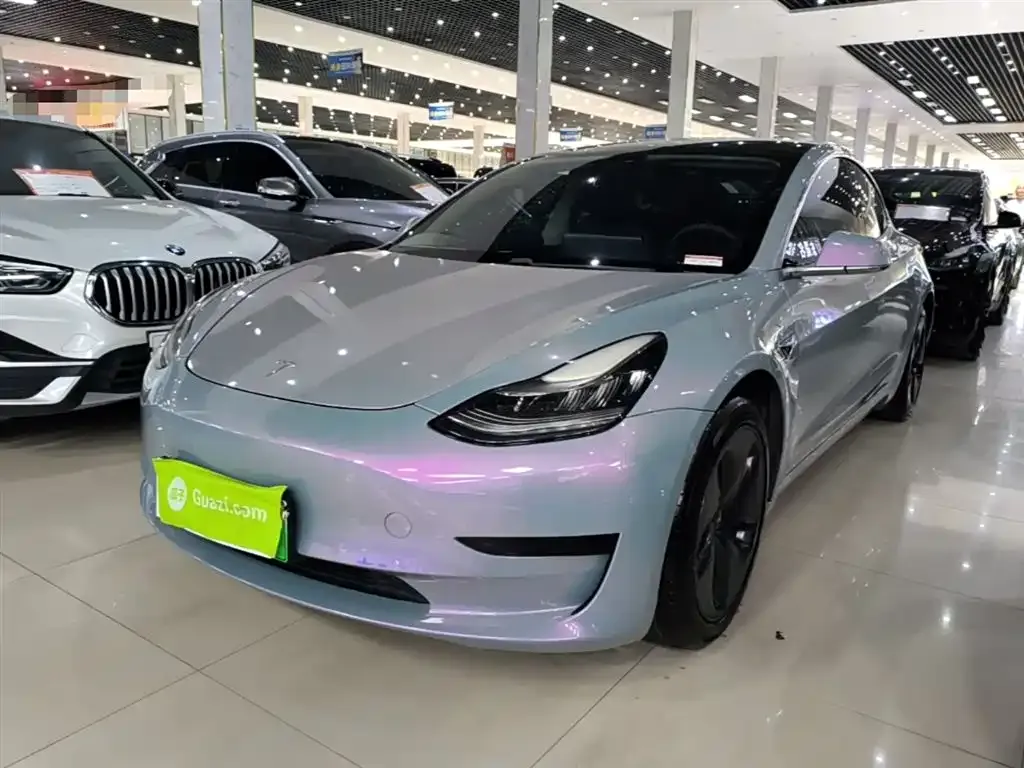 Tesla Model 3 — фото 1