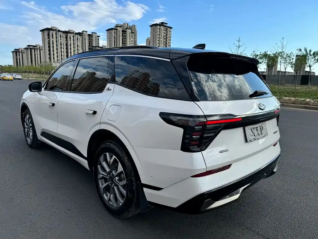 Ford Edge — фото 4