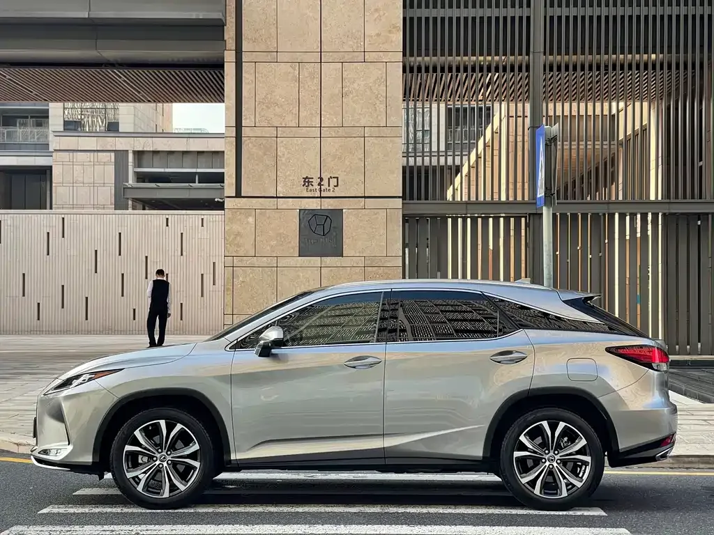 Lexus RX — фото 5