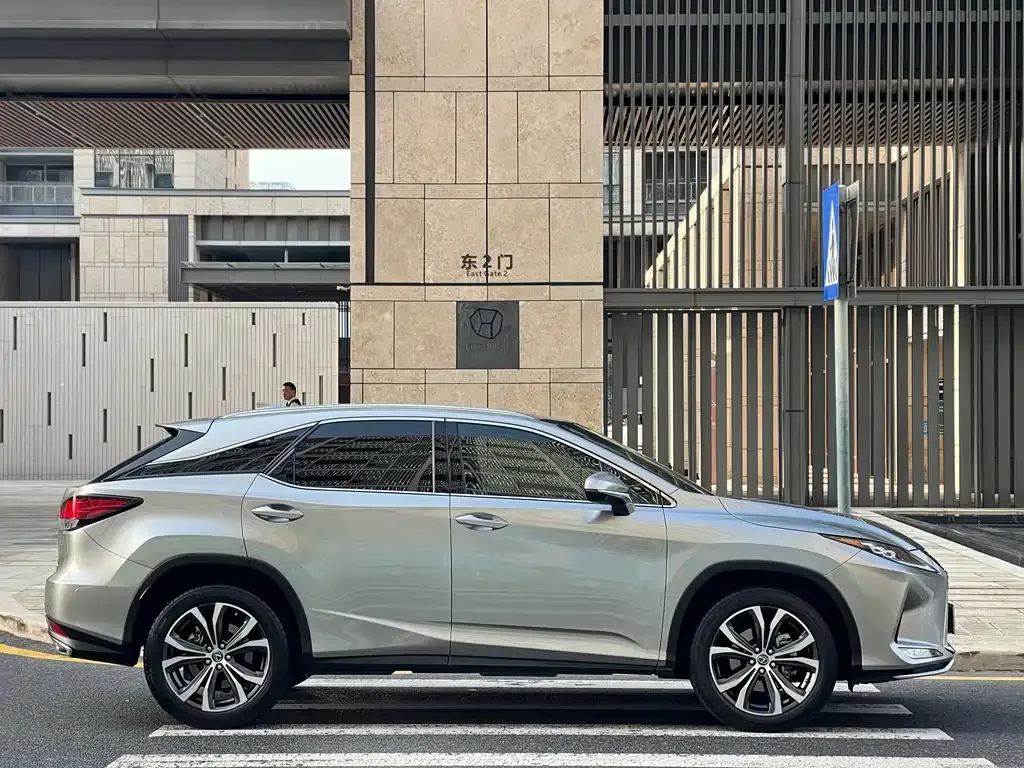 Lexus RX — фото 9