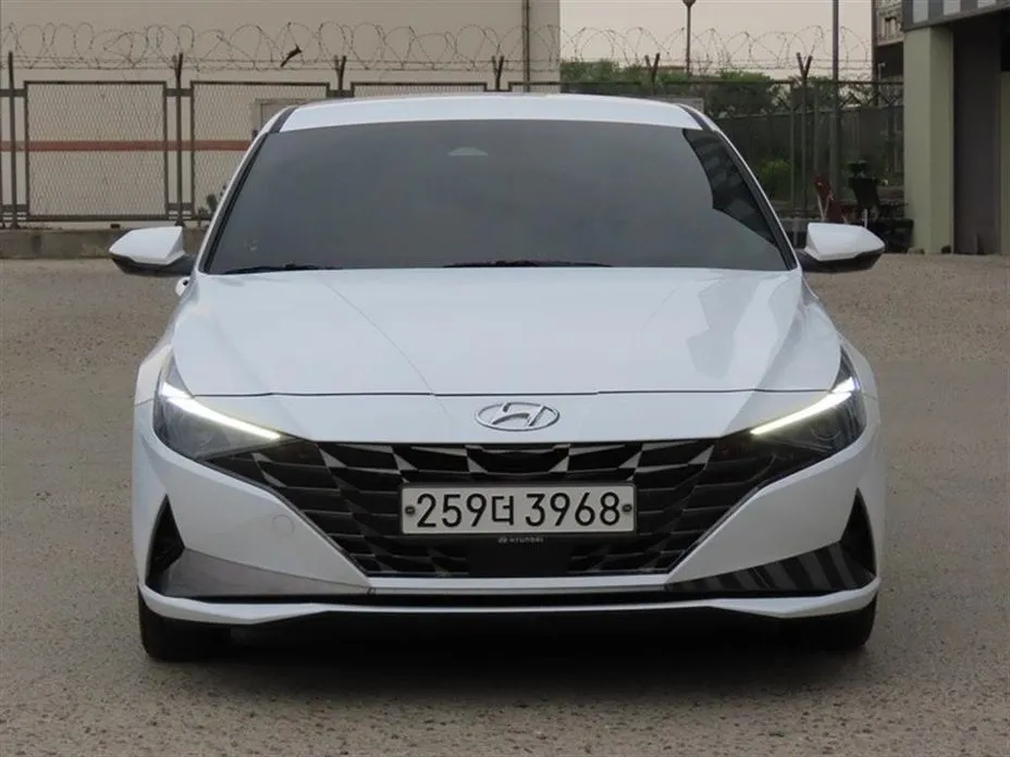 Hyundai AVANTE — фото 1
