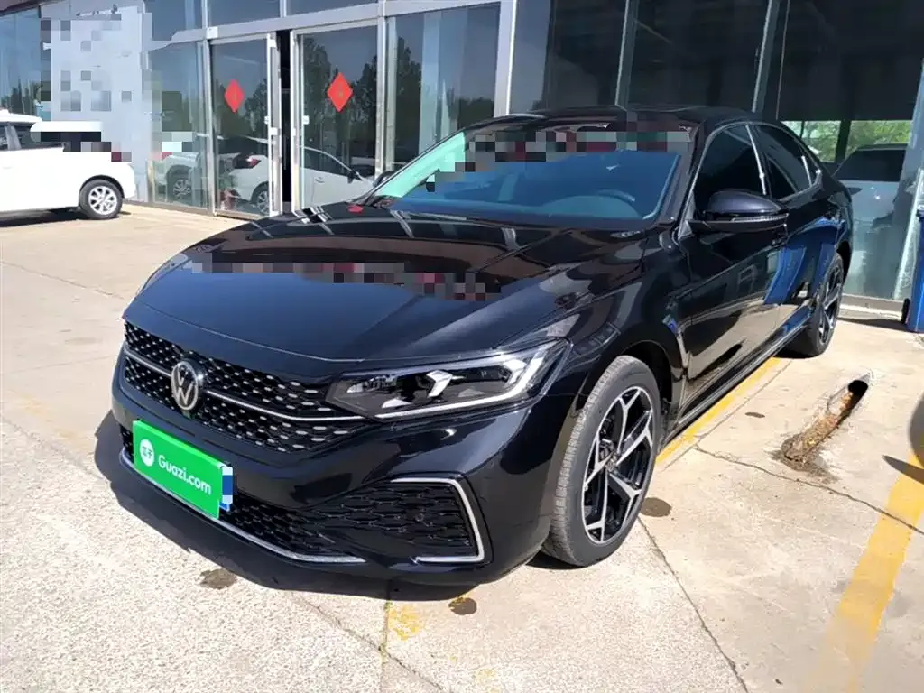 Volkswagen Passat — фото 1