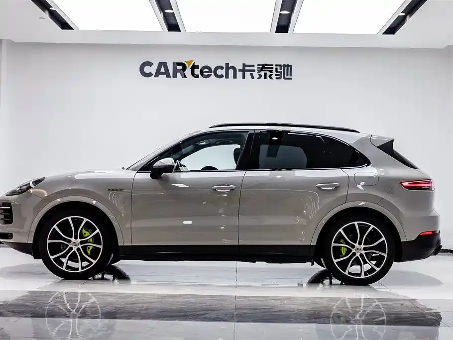 Porsche Cayenne Hybrid — фото 8
