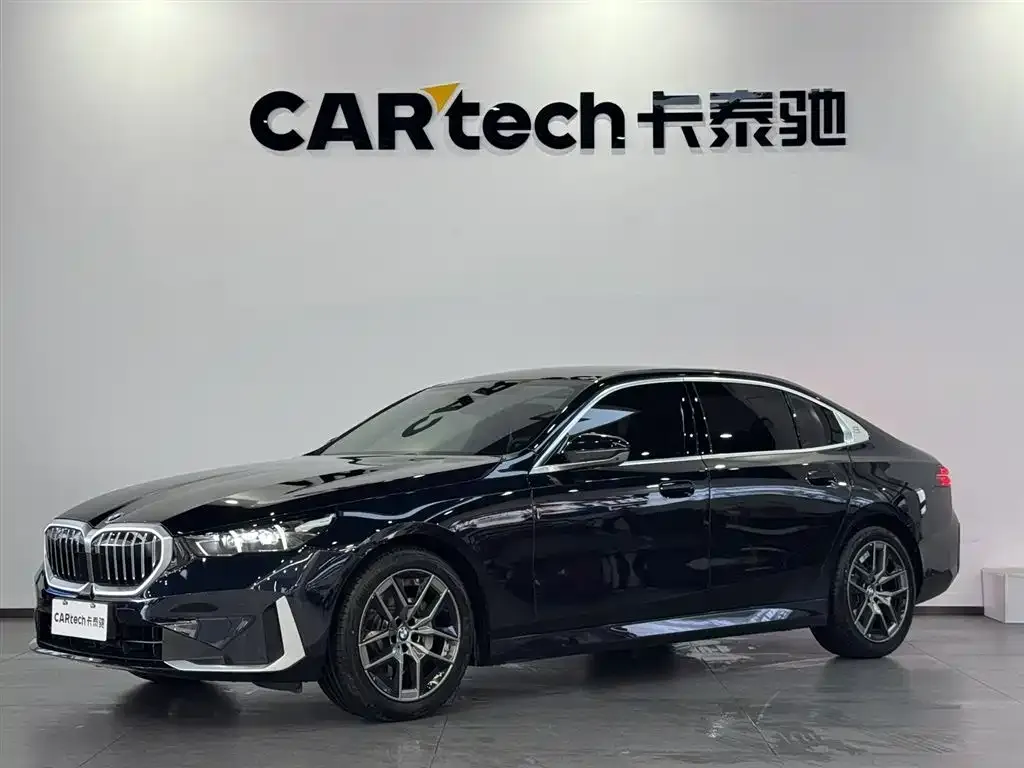 BMW 5 Series — фото 1