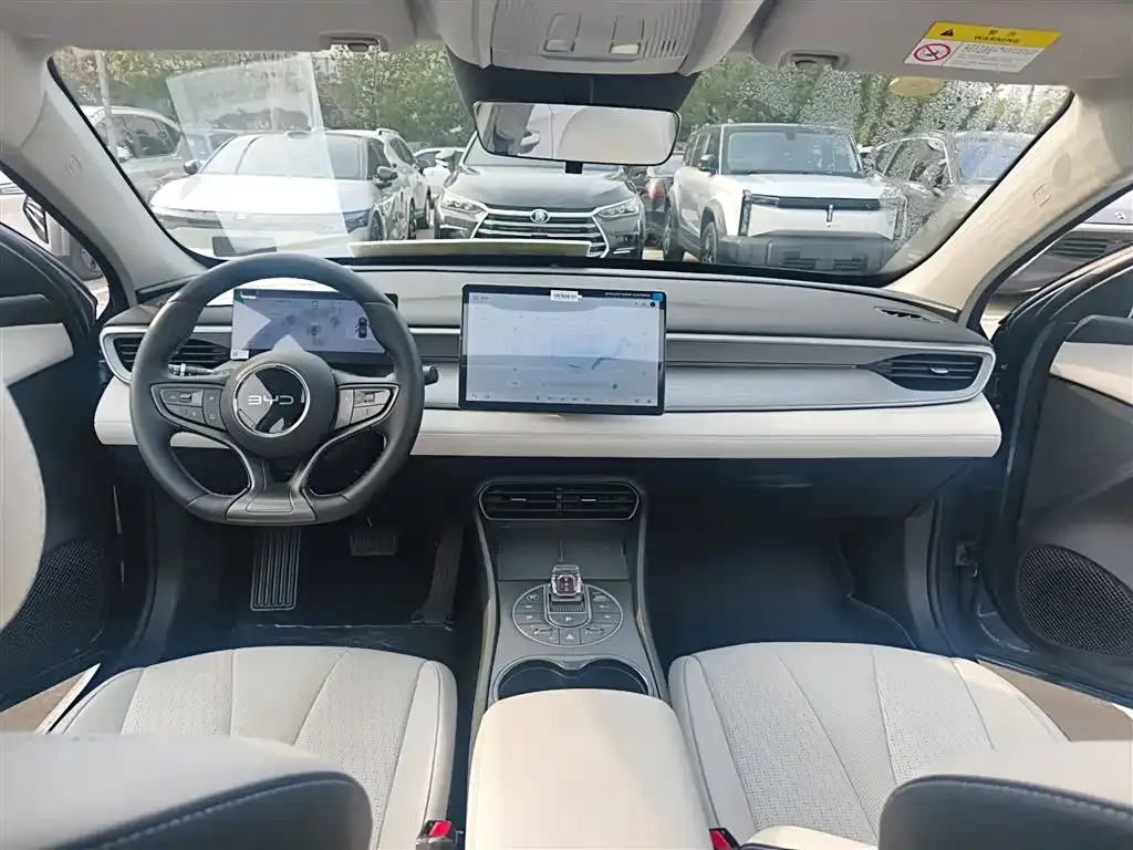 BYD Seal 05 DM-i — фото 10