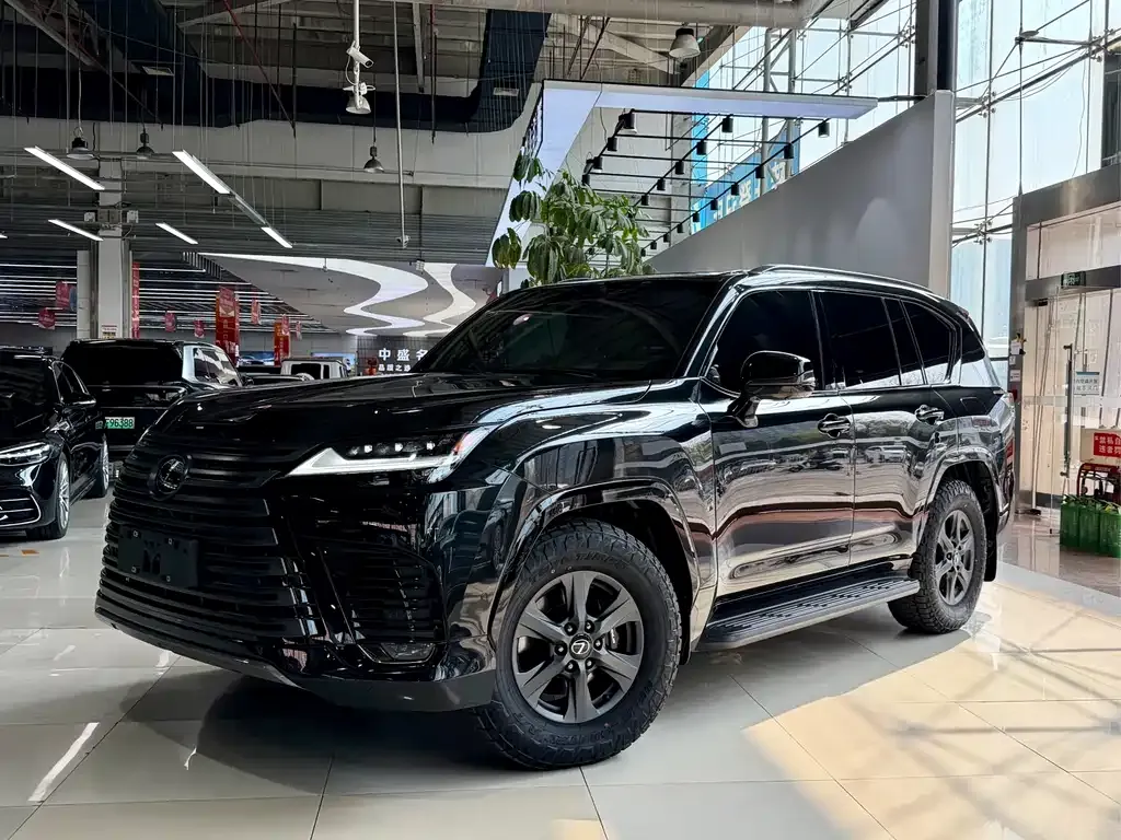 Lexus LX — фото 1
