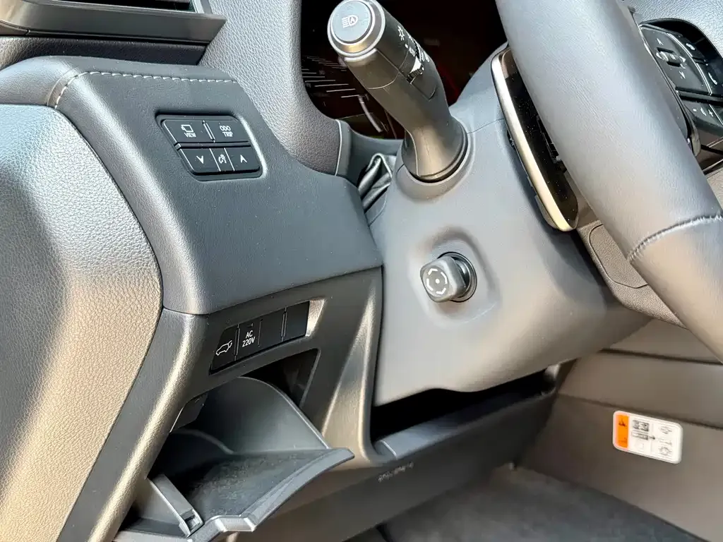 Lexus LX — фото 2