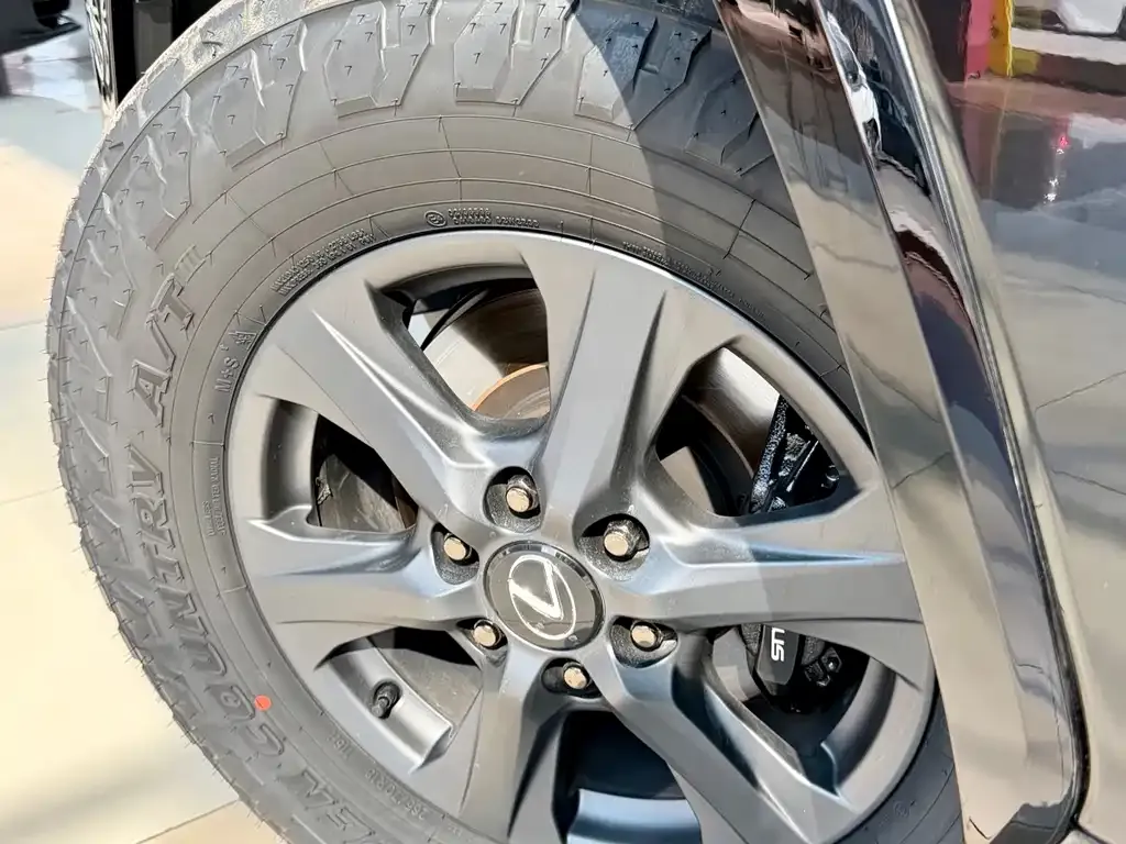 Lexus LX — фото 3