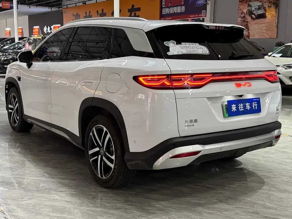 BYD L DM-i — фото 5