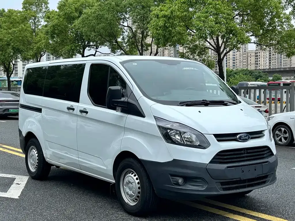 Ford Transit — фото 10