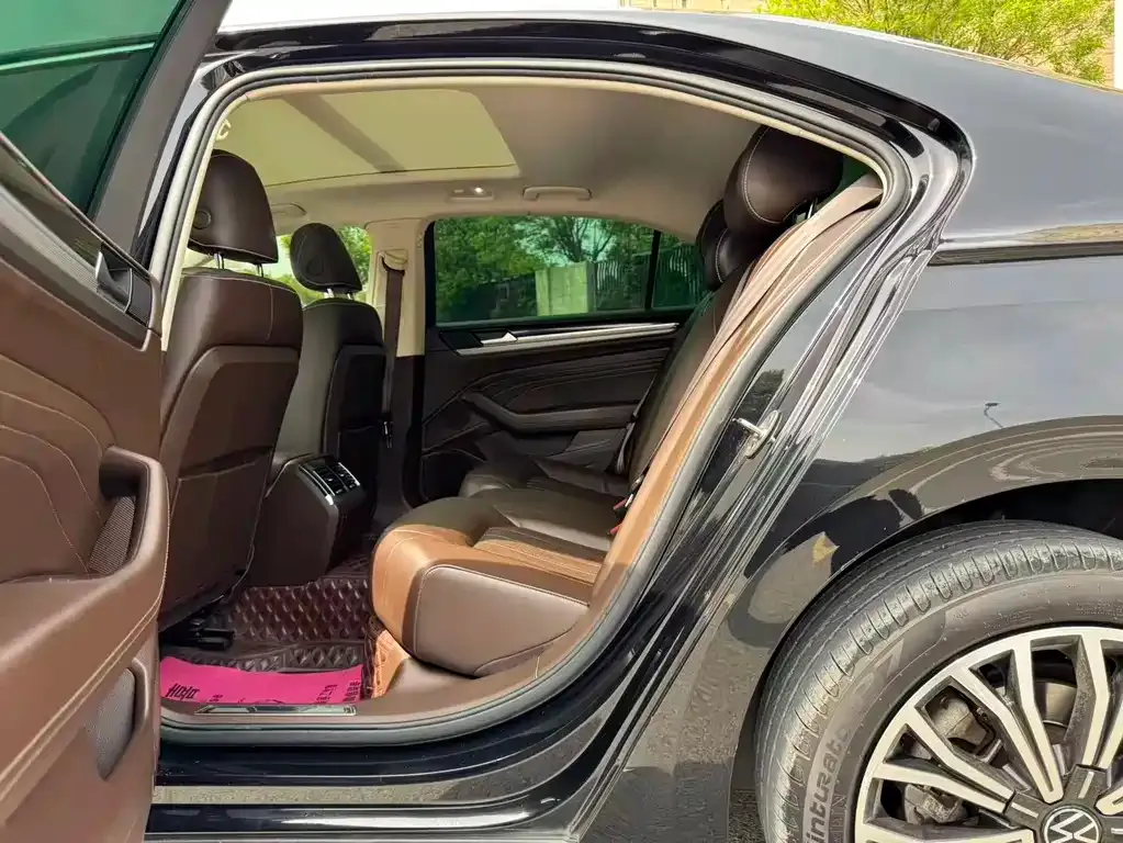 Volkswagen Phideon — фото 8