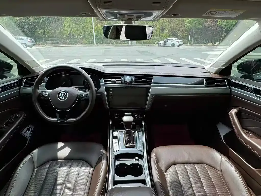 Volkswagen Phideon — фото 6