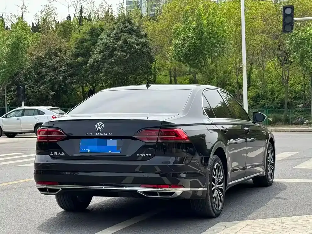Volkswagen Phideon — фото 7