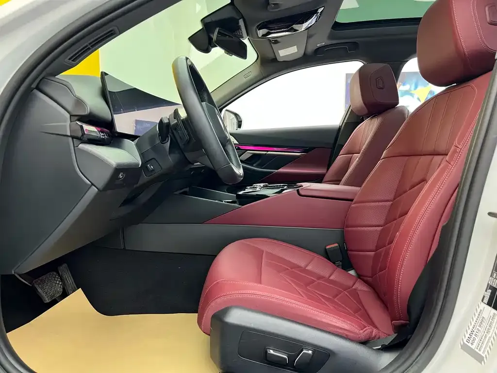 BMW 5 Series — фото 10