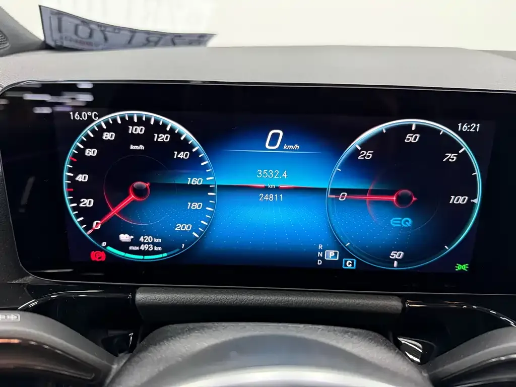 Mercedes-Benz EQA — фото 9