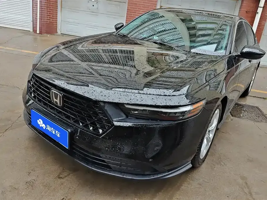 Honda Accord — фото 1
