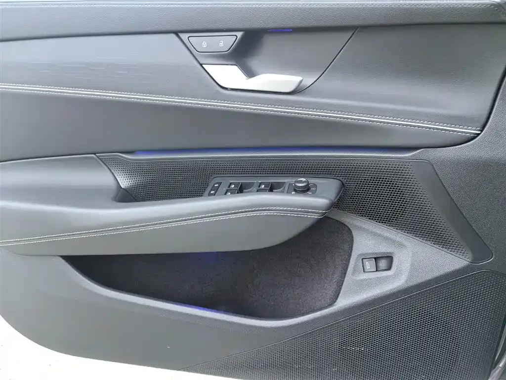 Volkswagen Passat — фото 4