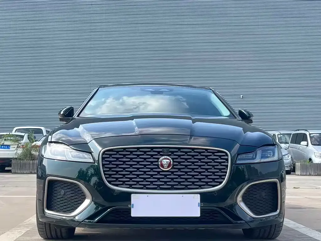 Jaguar XFL — фото 8