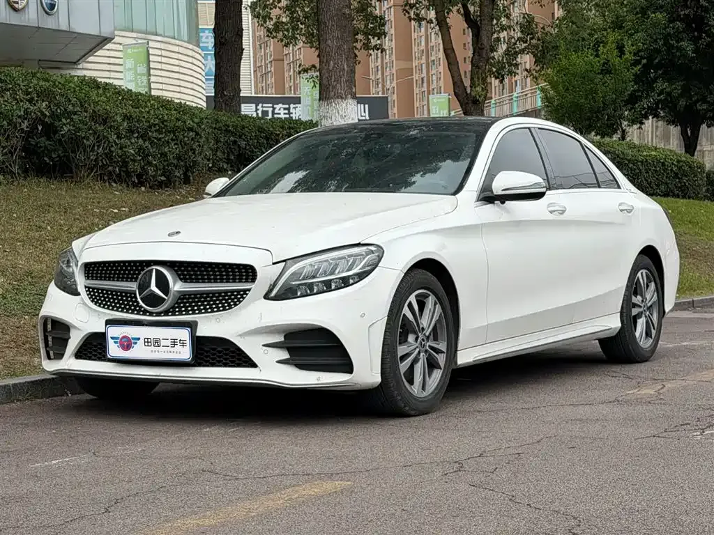 Mercedes-Benz C-Class — фото 1