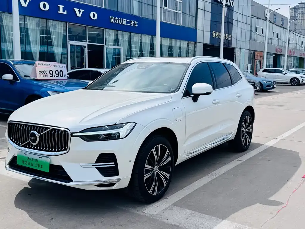 Volvo XC60 PHEV — фото 1