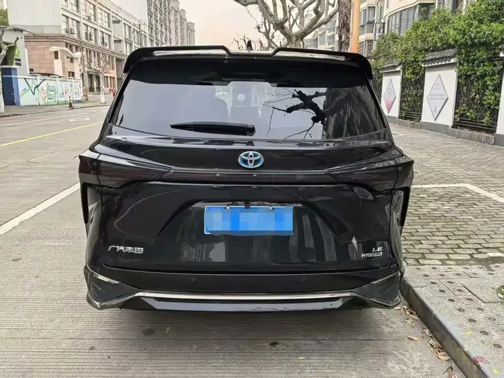Toyota Sienna — фото 5