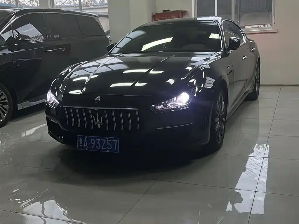 Maserati Ghibli — фото 1