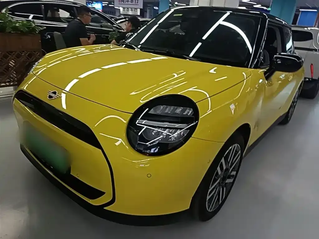 MINI Cooper EV — фото 1