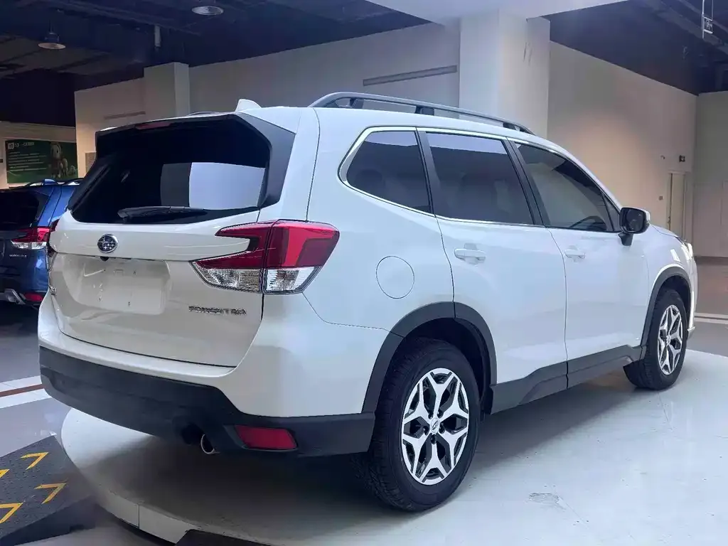 Subaru Forester — фото 9