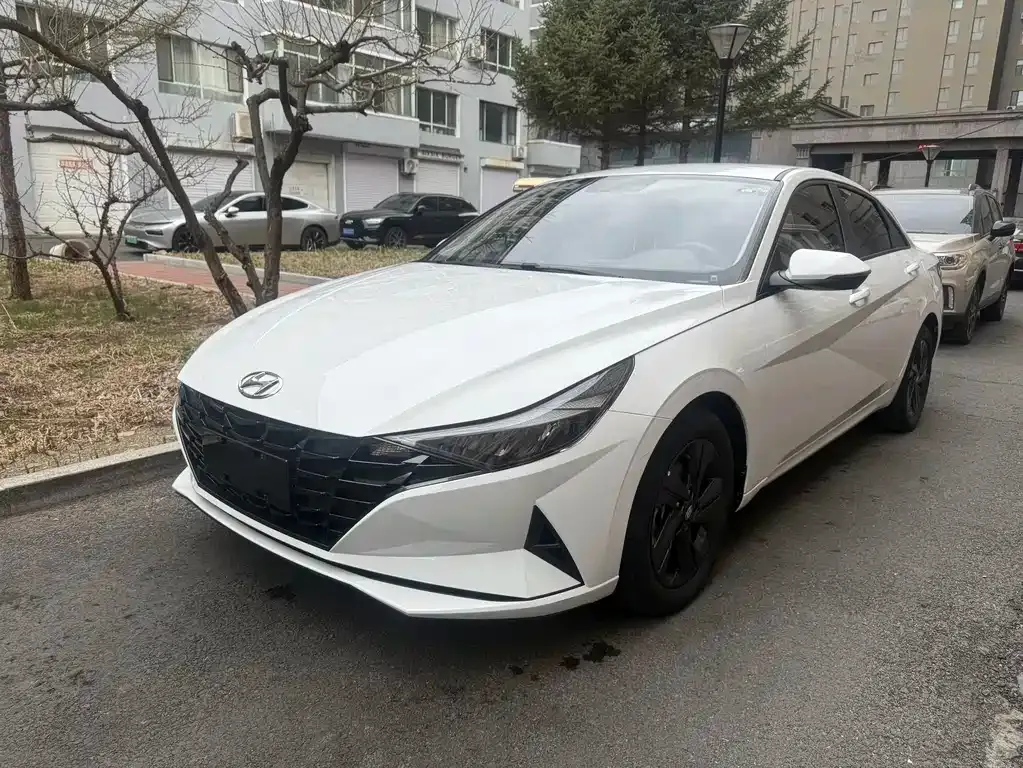 Hyundai Elantra — фото 9