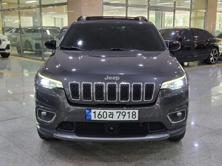 Jeep Cherokee — фото 9