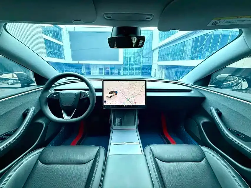 Tesla Model 3 — фото 4
