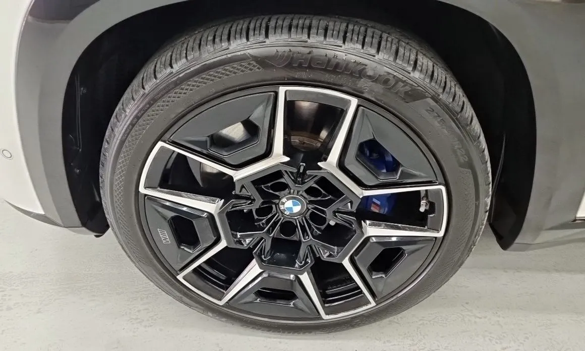BMW XM — фото 10