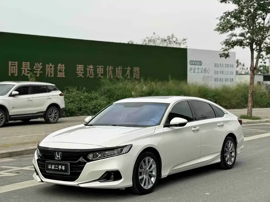 Honda Accord — фото 1