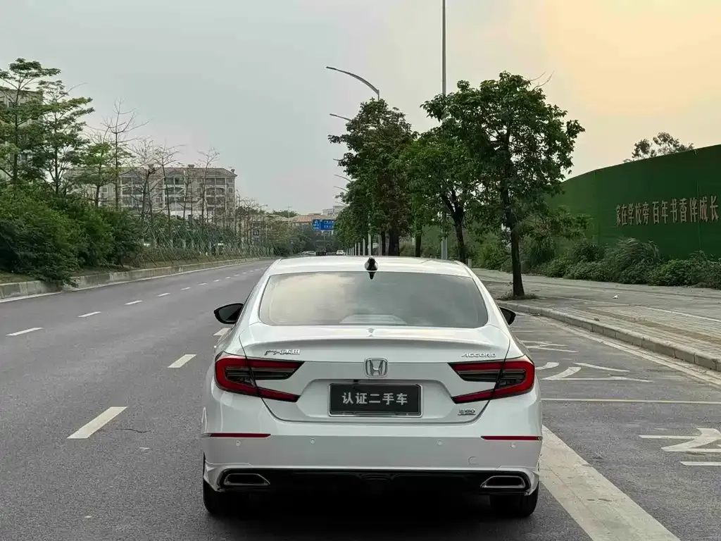 Honda Accord — фото 5